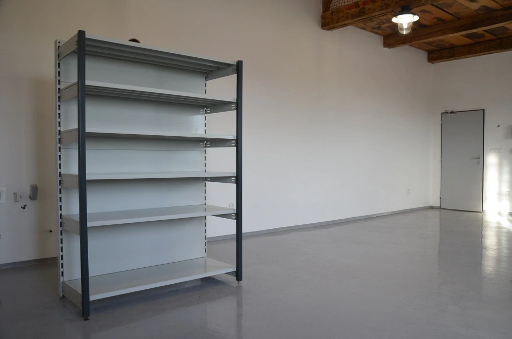 Regál jednostranný kovový – 190 x 125 x 59 cm – 6 polic – se zády – barvený pozink – samonosný – vysoká nosnost – Linde