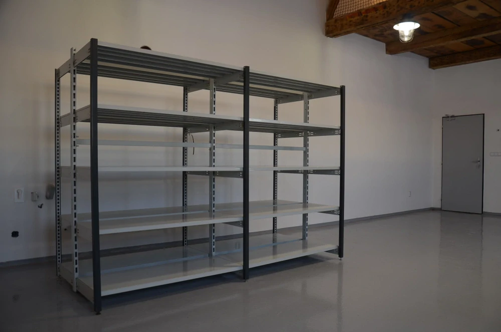 Regál oboustranný kovový – 190 x 250 x 105 cm – 5 polic – bez zad – barvený pozink – samonosný – vysoká nosnost – Linde