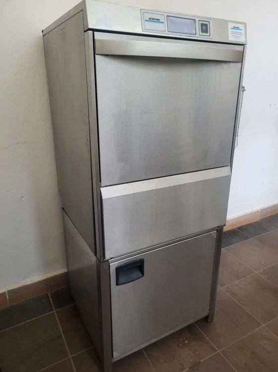 Myčka na nádobí Winterhalter UC-XL
