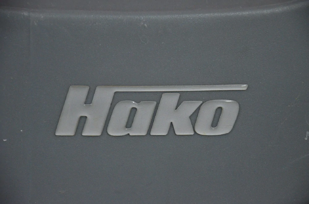 podlahový mycí stroj Hako B90 !NOVÉ BATERIE!